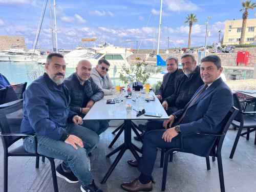 &Epsilon;&rho;&alpha;&sigma;&iota;&tau;έ&chi;&nu;&eta;&sigmaf; &Omicron;&Phi;&Eta;: &Sigma;&upsilon;&nu;ά&nu;&tau;&eta;&sigma;&eta; &mu;&epsilon; &tau;&omicron;&nu; &Lambda;&epsilon;&upsilon;&tau;έ&rho;&eta; &Alpha;&upsilon;&gamma;&epsilon;&nu;ά&kappa;&eta; &gamma;&iota;&alpha; &tau;&omicron; &gamma;ή&pi;&epsilon;&delta;&omicron; &sigma;&tau;&eta;&nu; &Alpha;&mu;&mu;&omicron;&upsilon;&delta;ά&rho;&alpha;