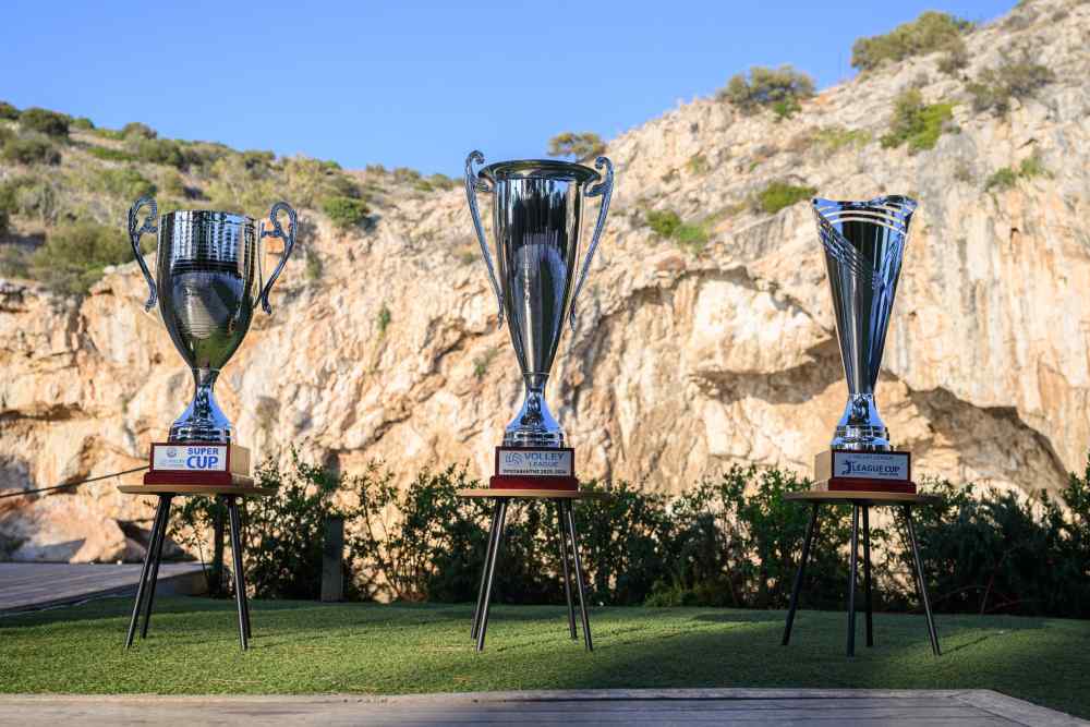 &Mu;&epsilon; &tau;&omicron;&nu; &Pi;&alpha;&nu;&alpha;&theta;&eta;&nu;&alpha;ϊ&kappa;ό &sigma;&tau;&eta;&nu; &Alpha;&theta;ή&nu;&alpha;, &omicron; &Omicron;&Phi;&Eta; &sigma;&tau;&omicron; &Lambda;&iota;&gamma;&kappa; &Kappa;&alpha;&pi; &Nu;ί&kappa;&omicron;&sigmaf; &Sigma;&alpha;&mu;&alpha;&rho;ά&sigmaf;