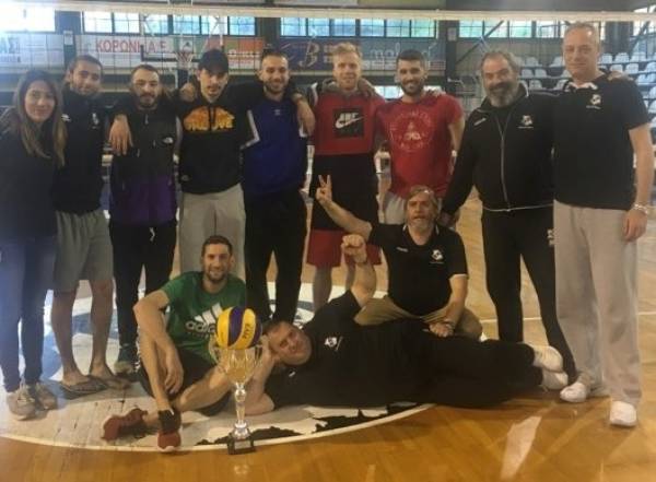 &Eta; ά&nu;&omicron;&delta;&omicron;&sigmaf; &tau;&omicron;&upsilon; &Omicron;&Phi;&Eta; &kappa;&alpha;&iota; &omicron;&iota; "&alpha;&phi;&alpha;&nu;&epsilon;ί&sigmaf; ή&rho;&omega;&epsilon;&sigmaf;"