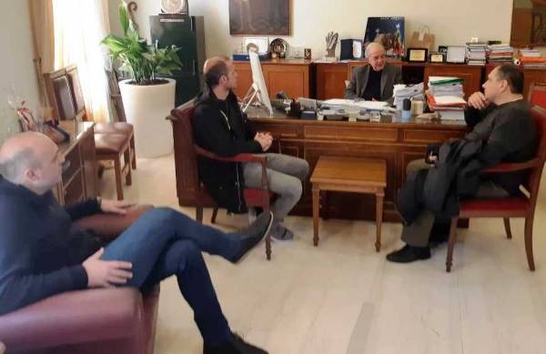 &Delta;ή&mu;&alpha;&rho;&chi;&omicron;&sigmaf; &kappa;&alpha;&iota; &Epsilon;&Pi;&Omicron; &sigma;&upsilon;&zeta;ή&tau;&eta;&sigma;&alpha;&nu; &gamma;&iota;&alpha; &tau;&omicron; &kappa;ό&sigma;&tau;&omicron;&sigmaf; &tau;&omega;&nu; &epsilon;&rho;&gamma;&alpha;&sigma;&iota;ώ&nu; &pi;&omicron;&upsilon; &pi;&rho;έ&pi;&epsilon;&iota; &nu;&alpha; &gamma;ί&nu;o&upsilon;&nu; &sigma;&tau;&omicron; &Pi;&alpha;&gamma;&kappa;&rho;ή&tau;&iota;&omicron;
