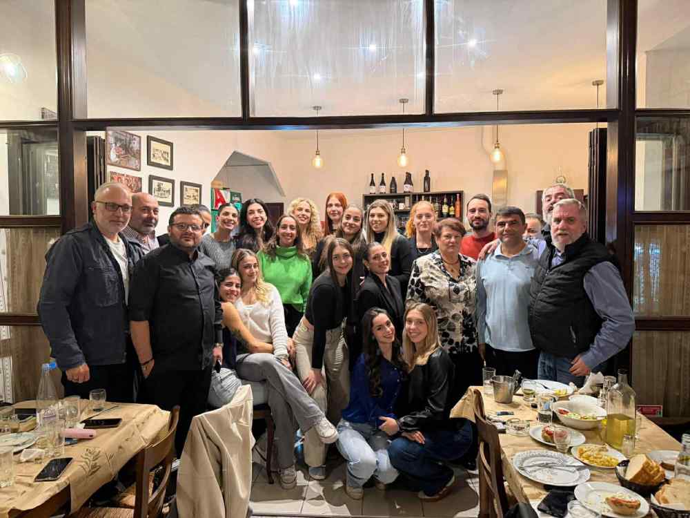 &Epsilon;&kappa;&alpha;&nu;&epsilon; &tau;&omicron; &tau;&rho;&alpha;&pi;έ&zeta;&iota; &sigma;&tau;&alpha; &kappa;&omicron;&rho;ί&tau;&sigma;&iota;&alpha; &tau;&omicron;&upsilon; &Omicron;&Phi;&Eta; &mu;&epsilon;&tau;ά &tau;&omicron; &mu;&epsilon;&gamma;ά&lambda;&omicron; &delta;&iota;&pi;&lambda;ό!
