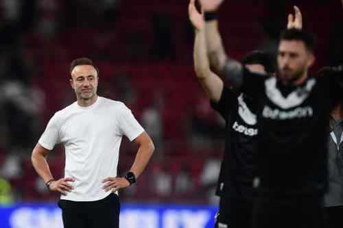 O&iota; &alpha;&tau;ά&kappa;&epsilon;&sigmaf; &tau;&omicron;&upsilon; &Kappa;ό&nu;&tau;&eta; &gamma;&iota;&alpha; &Nu;&omicron;ύ&sigmaf;-&Alpha;&pi;&omicron;&sigma;&tau;&omicron;&lambda;ά&kappa;&eta;: "&Gamma;&iota;&alpha;&tau;ί &delta;&epsilon;&nu; &tau;&omicron;&upsilon;&sigmaf; έ&beta;&alpha;&lambda;&alpha;" (VIDEO)