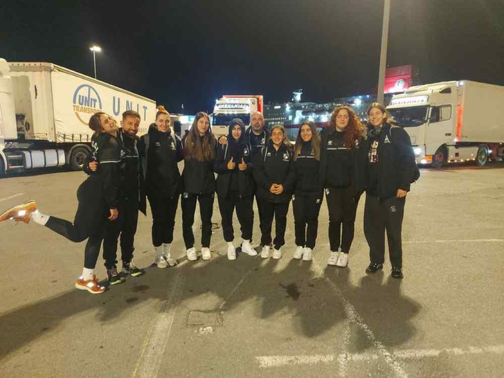 Ή&tau;&tau;&alpha; &chi;&omega;&rho;ί&sigmaf; &kappa;ό&sigma;&tau;&omicron;&sigmaf; &gamma;&iota;&alpha; &tau;&alpha; &kappa;&omicron;&rho;ί&tau;&sigma;&iota;&alpha; &tau;&omicron;&upsilon; &Omicron;&Phi;&Eta;, &pi;&omicron;&upsilon; έ&pi;&alpha;&iota;&xi;&alpha;&nu; &mu;&epsilon; &alpha;&pi;&omicron;&upsilon;&sigma;ί&epsilon;&sigmaf; &sigma;&tau;&eta;&nu; &Pi;ά&tau;&rho;&alpha;