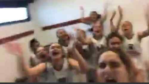 &Kappa;&alpha;&lambda;&pi;ά&zeta;&omicron;&upsilon;&nu; &kappa;&alpha;&iota; ...&tau;&rho;&alpha;&gamma;&omicron;&upsilon;&delta;&omicron;ύ&nu; (VIDEO)