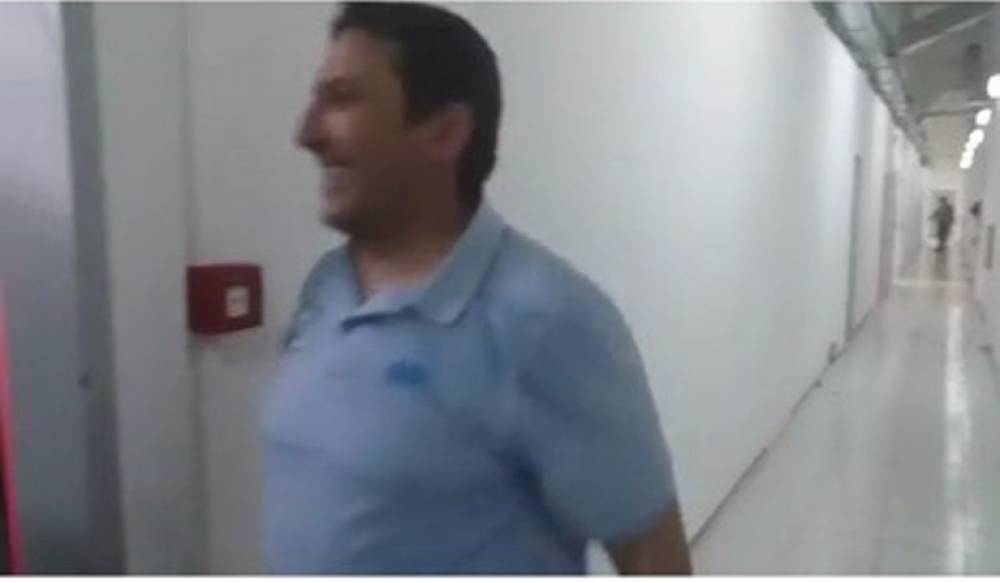 &Tau;&alpha; &mu;&pi;&rho;ά&beta;&omicron; &tau;&omicron;&upsilon; &Pi;&alpha;&pi;&alpha;&delta;ό&pi;&omicron;&upsilon;&lambda;&omicron;&upsilon; &sigma;&tau;&omicron;&upsilon;&sigmaf; &pi;&alpha;&iota;&chi;&tau;&alpha;&rho;ά&delta;&epsilon;&sigmaf; &tau;&omicron;&upsilon; &Omicron;&Phi;&Eta; (VIDEO)