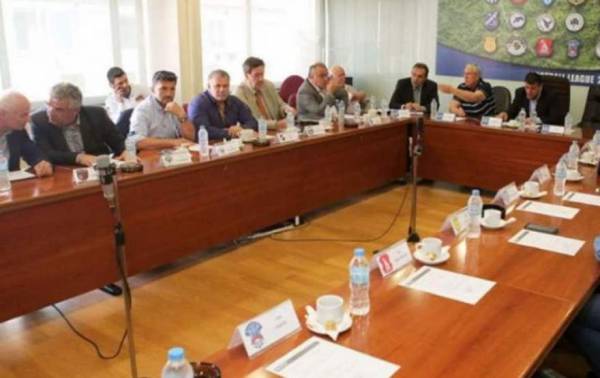 &Tau;&omicron;...&alpha;&nu;&tau;ί&omicron; &tau;&omicron;&upsilon; &Omicron;&Phi;&Eta; &sigma;&tau;&eta;&nu; Football league