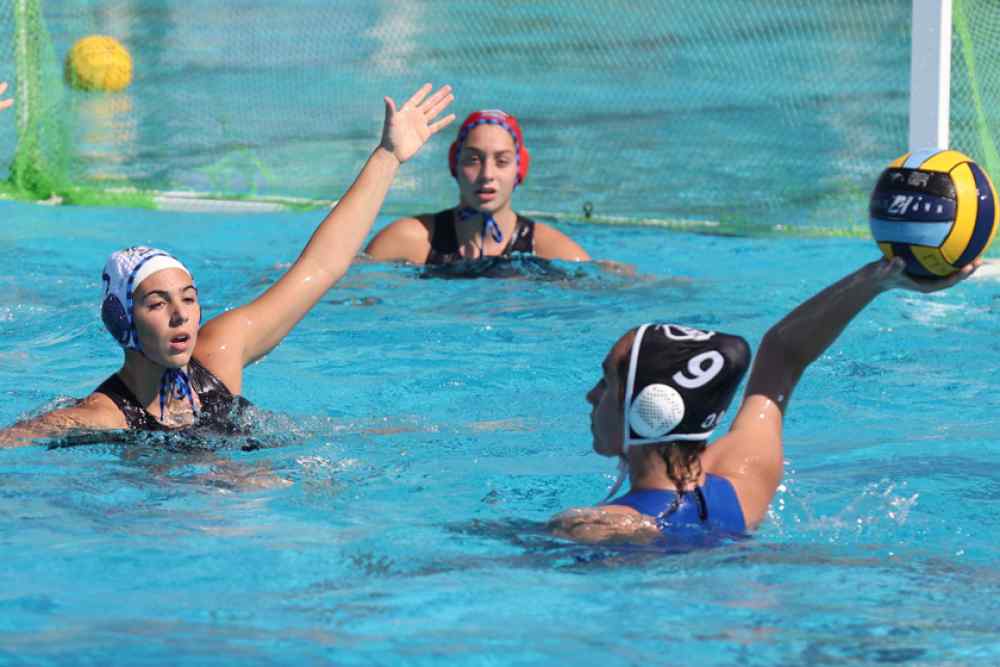 &Rho;ί&chi;&nu;&omicron;&nu;&tau;&alpha;&iota; &sigma;&tau;&eta;&nu; &mu;ά&chi;&eta; &tau;&eta;&sigmaf; &Alpha;2 &pi;ό&lambda;&omicron; &tau;&alpha; &kappa;&omicron;&rho;ί&tau;&sigma;&iota;&alpha; &tau;&omicron;&upsilon; &Omicron;&Phi;&Eta;-&Tau;&omicron; &rho;ό&sigma;&tau;&epsilon;&rho; &tau;&eta;&sigmaf; &omicron;&mu;ά&delta;&alpha;&sigmaf;