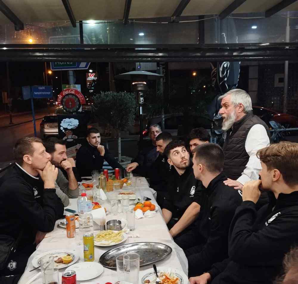 "&Nu;&tau;ό&pi;&epsilon;&sigmaf;" &tau;&omicron;&upsilon; &Gamma;&iota;ά&nu;&nu;&eta; &Delta;&alpha;&nu;&delta;ά&lambda;&eta; &sigma;&tau;&omicron;&upsilon;&sigmaf; &pi;&alpha;ί&kappa;&tau;&epsilon;&sigmaf; &tau;&omicron;&upsilon; &Omicron;&Phi;&Eta;: "&Delta;ώ&sigma;&tau;&epsilon; &tau;&alpha; ό&lambda;&alpha; &nu;&alpha; &alpha;&nu;&epsilon;&beta;ά&sigma;&omicron;&upsilon;&mu;&epsilon; &tau;&eta;&nu; &omicron;&mu;ά&delta;&alpha; &sigma;&tau;&eta;&nu; Volley League"
