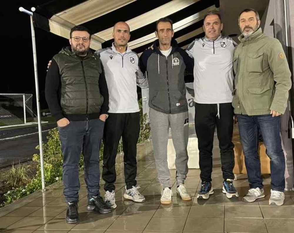 &Sigma;&upsilon;&nu;ά&nu;&tau;&eta;&sigma;&eta; &gamma;&iota;&alpha; &tau;&iota;&sigmaf; &alpha;&kappa;&alpha;&delta;&eta;&mu;ί&epsilon;&sigmaf; &pi;&omicron;&delta;o&sigma;&phi;&alpha;ί&rho;&omicron;&upsilon;