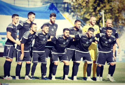 Football league: &Sigma;&tau;&eta;&nu; &pi;&rho;ώ&tau;&eta; &theta;έ&sigma;&eta; &omicron; &Omicron;&Phi;&Iota;&epsilon;&rho;ά&pi;&epsilon;&tau;&rho;&alpha;&sigmaf;