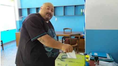 &Tau;&omicron; &sigma;ύ&nu;&theta;&eta;&mu;&alpha; &tau;&omicron;&upsilon; &Gamma;&iota;ά&nu;&nu;&eta; "&alpha;&pi;&iota;&nu;&iota;&delta;&omega;&tau;ή &tau;ώ&rho;&alpha;" &pi;&omicron;&upsilon; έ&gamma;&iota;&nu;&epsilon; &pi;&rho;ά&xi;&eta;, &pi;&rho;έ&pi;&epsilon;&iota; &nu;&alpha; &beta;&rho;&epsilon;ί &mu;&iota;&mu;&eta;&tau;έ&sigmaf;