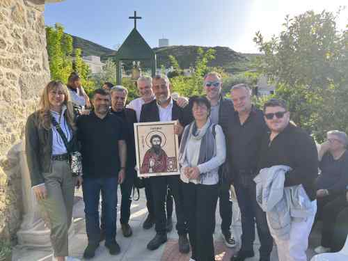 &Omicron; &Epsilon;&rho;&alpha;&sigma;&iota;&tau;έ&chi;&nu;&eta;&sigmaf; &Omicron;&Phi;&Eta; &sigma;&tau;&omicron; &epsilon;&kappa;&kappa;&lambda;&eta;&sigma;ά&kappa;&iota; &tau;&omicron;&upsilon; &Alpha;&gamma;ί&omicron;&upsilon; &Rho;&alpha;&phi;&alpha;ή&lambda; &sigma;&tau;&omicron; &Tau;&epsilon;&phi;έ&lambda;&iota;