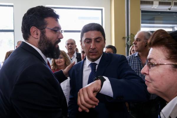 &Tau;&omicron; &mu;&pi;&lambda;ά&kappa; &chi;&iota;&omicron;ύ&mu;&omicron;&rho; &tau;&omicron;&upsilon; &Beta;&alpha;&sigma;&iota;&lambda;&epsilon;&iota;ά&delta;&eta; &sigma;&tau;&omicron;&nu; &Alpha;&upsilon;&gamma;&epsilon;&nu;ά&kappa;&eta; &kappa;&alpha;&iota; &tau;&alpha; ...&pi;&omicron;&lambda;&lambda;ά &gamma;&kappa;&omicron;&lambda;!