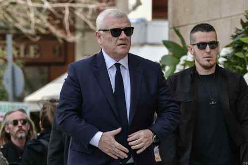 M&epsilon;&lambda;&iota;&sigma;&sigma;&alpha;&nu;ί&delta;&eta;&sigmaf; &sigma;&tau;&omicron;&upsilon;&sigmaf; &pi;&alpha;ί&kappa;&tau;&epsilon;&sigmaf; &tau;&eta;&sigmaf; &Alpha;&Epsilon;&Kappa;: "&Epsilon;ί&sigma;&tau;&epsilon; &xi;&epsilon;&phi;&tau;ί&lambda;&epsilon;&sigmaf;. &Theta;&alpha; &tau;&alpha; &alpha;&lambda;&lambda;ά&xi;&omega; ό&lambda;&alpha; &tau;&omicron; &kappa;&alpha;&lambda;&omicron;&kappa;&alpha;ί&rho;&iota;"
