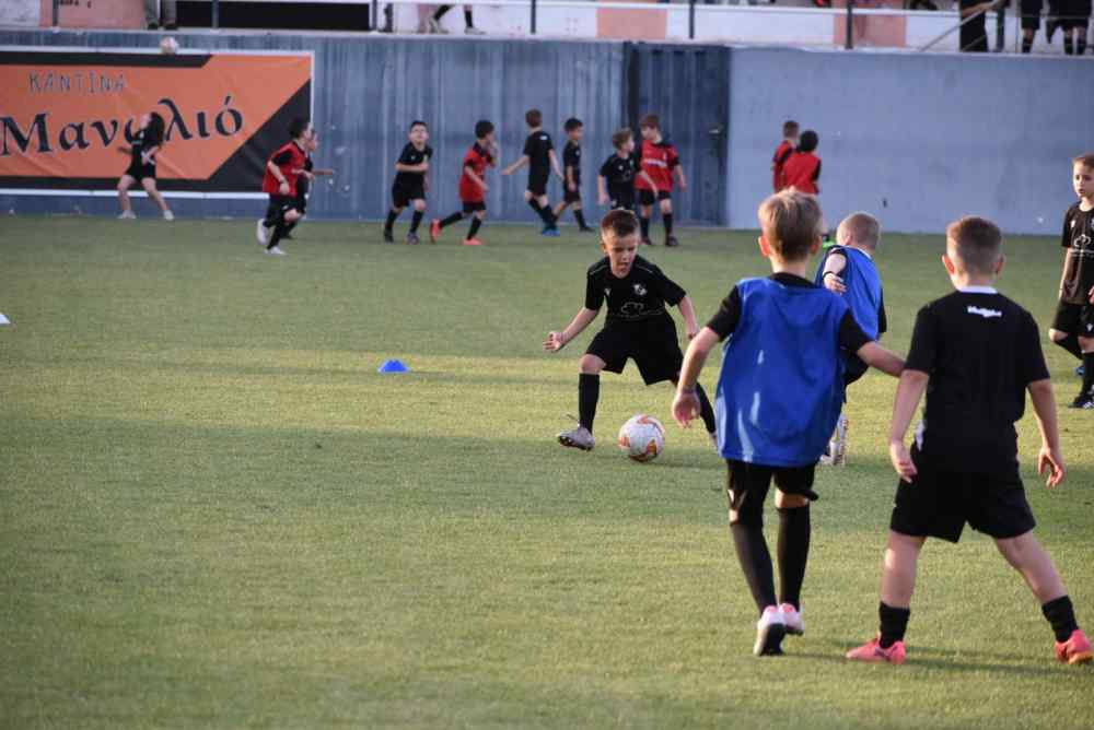 "&Pi;ά&tau;&eta;&sigma;&alpha;&nu;" &tau;&omicron; &chi;&omicron;&rho;&tau;ά&rho;&iota; &tau;&omicron;&upsilon; &Gamma;&epsilon;&nu;&tau;ί &Kappa;&omicron;&upsilon;&lambda;έ &tau;&alpha; &tau;&alpha;&lambda;&epsilon;&nu;&tau;ά&kappa;&iota;&alpha; &tau;&omicron;&upsilon; &Epsilon;&rho;&alpha;&sigma;&iota;&tau;έ&chi;&nu;&eta; &Omicron;&Phi;&Eta;