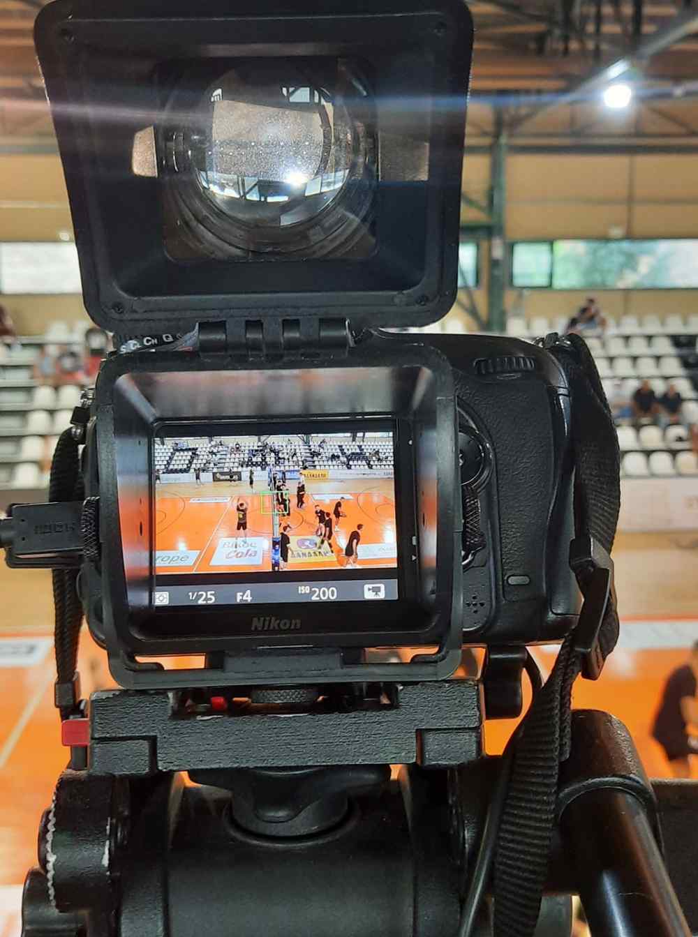 13 &chi;&iota;&lambda;&iota;ά&delta;&epsilon;&sigmaf; &theta;&epsilon;&alpha;&tau;έ&sigmaf; &epsilon;ί&delta;&alpha;&nu; &tau;&alpha; LIVE STREAMING &tau;&omicron;&upsilon; &Omicron;&Phi;&Eta;