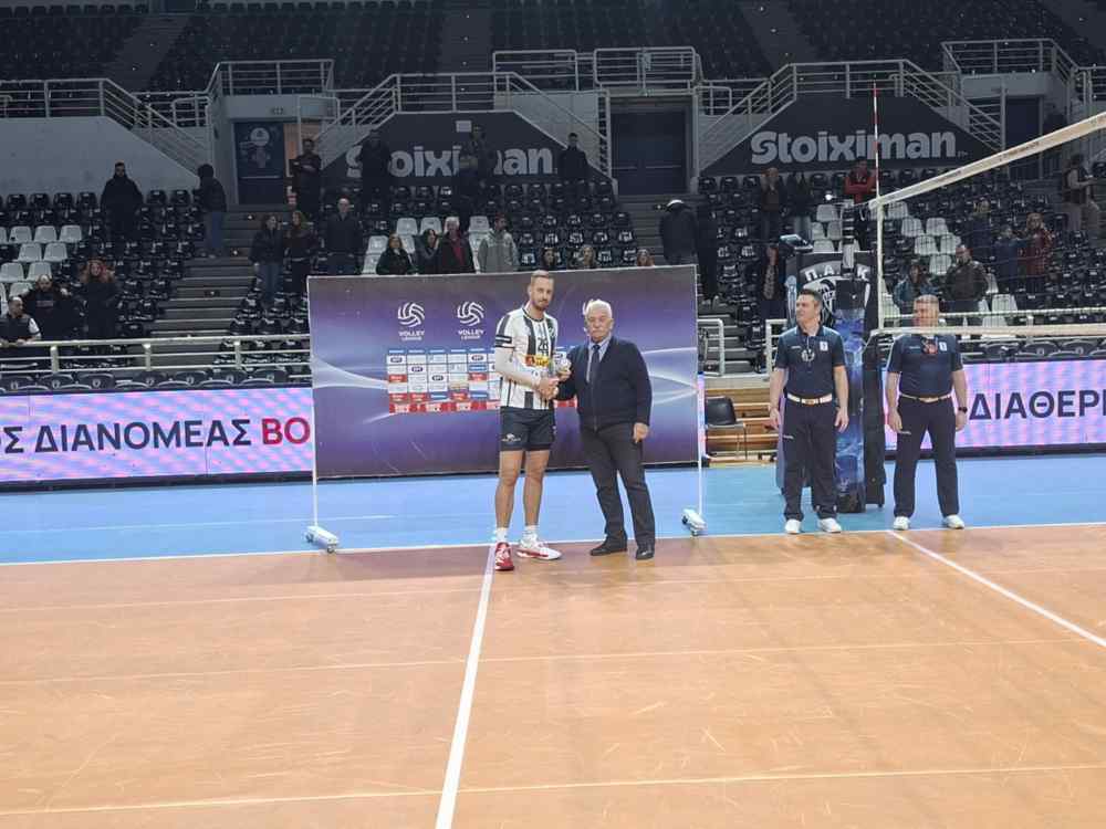 MVP &tau;&omicron;&upsilon; &Omicron;&Phi;&Eta; &mu;&epsilon; 12 &pi;ό&nu;&tau;&omicron;&upsilon;&sigmaf; &kappa;&alpha;&iota; 6 &mu;&pi;&lambda;&omicron;&kappa; (!)