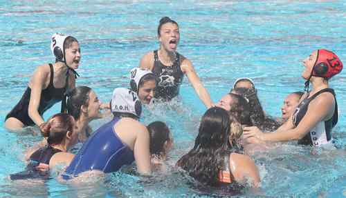 &Beta;ή&mu;&alpha; &sigma;&omega;&tau;&eta;&rho;ί&alpha;&sigmaf; &mu;&epsilon; &delta;&iota;&pi;&lambda;ό &sigma;&tau;&eta;&nu; &Kappa;έ&rho;&kappa;&upsilon;&rho;&alpha; &tau;&alpha; &kappa;&omicron;&rho;ί&tau;&sigma;&iota;&alpha; &tau;&omicron;&upsilon; &Omicron;&Phi;&Eta; (VIDEO)