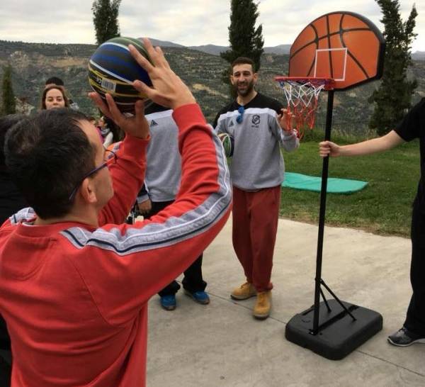 &Epsilon;&pi;ί&sigma;&kappa;&epsilon;&psi;&eta; &Alpha;&gamma;ά&pi;&eta;&sigmaf; &alpha;&pi;&omicron; &tau;&omicron; &mu;&pi;ά&sigma;&kappa;&epsilon;&tau; &tau;&omicron;&upsilon; &Omicron;&Phi;&Eta;! (&Phi;&Omega;&Tau;&Omicron;&Gamma;&Rho;&Alpha;&Phi;&Iota;&Epsilon;&Sigma;)