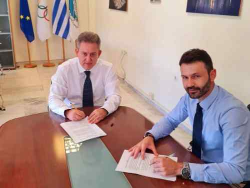 &Tau;&omicron; &Epsilon;&Alpha;&Kappa;&Eta; &pi;&epsilon;&rho;&nu;ά&epsilon;&iota; &sigma;&epsilon; ά&lambda;&lambda;&omicron; &epsilon;&pi;ί&pi;&epsilon;&delta;&omicron;