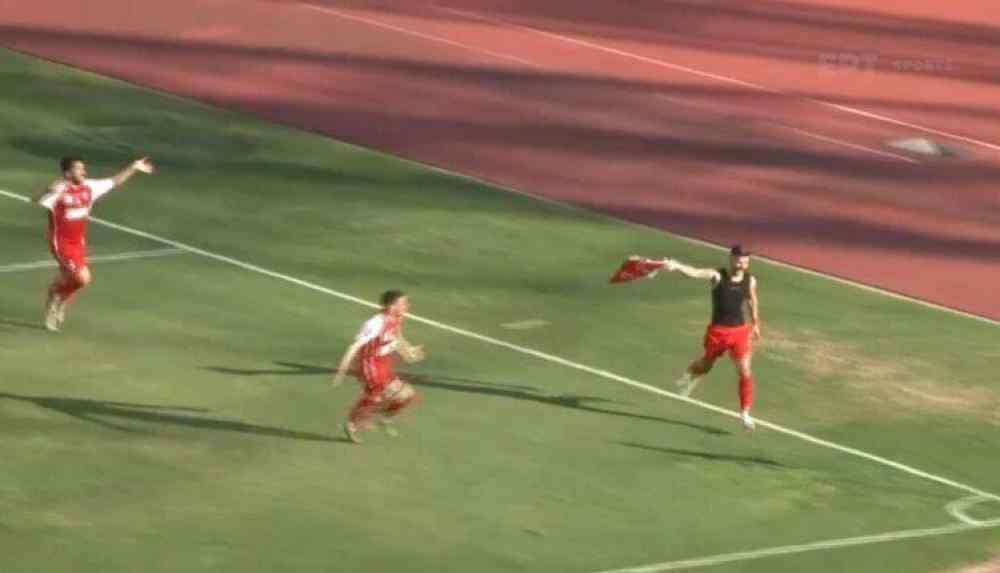 To &gamma;&kappa;&omicron;&lambda; &pi;&omicron;&upsilon; "&pi;&lambda;ή&gamma;&omega;&sigma;&epsilon;" &tau;&omicron;&nu; &Epsilon;&rho;&gamma;&omicron;&tau;έ&lambda;&eta; (VIDEO)