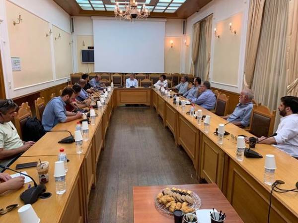 &Eta; &Pi;&epsilon;&rho;&iota;&phi;έ&rho;&epsilon;&iota;&alpha; &theta;&alpha; &sigma;&tau;&eta;&rho;ί&xi;&epsilon;&iota; &tau;&iota;&sigmaf; 16 &Kappa;&rho;&eta;&tau;&iota;&kappa;έ&sigmaf; &omicron;&mu;ά&delta;&epsilon;&sigmaf; &tau;&eta;&sigmaf; &Gamma;' &Epsilon;&theta;&nu;&iota;&kappa;ή&sigmaf;