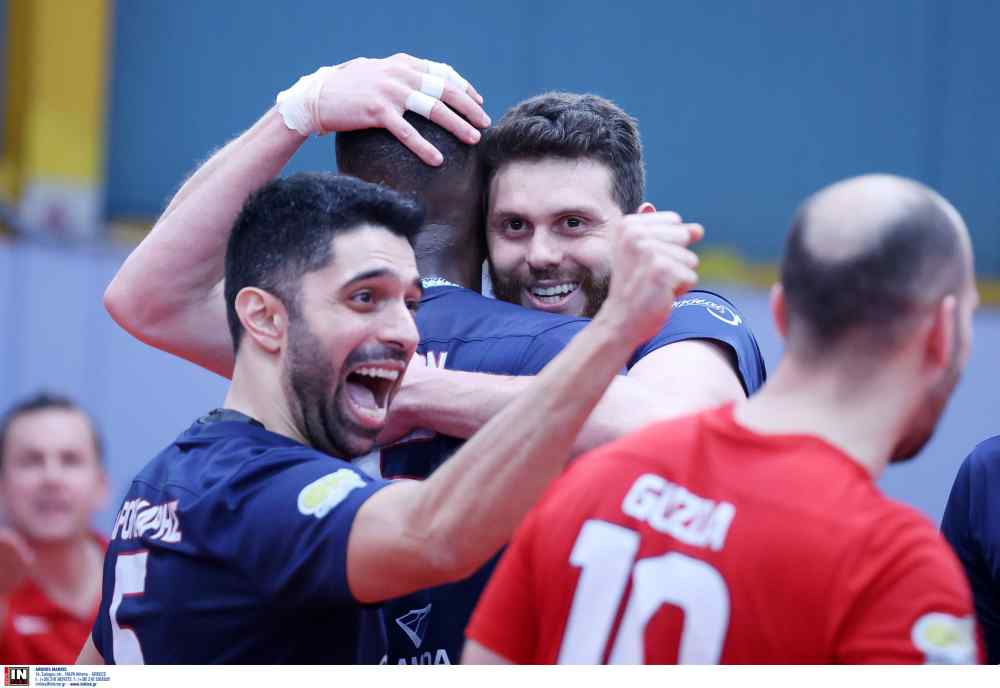 &Pi;&iota;&omicron; &alpha;&nu;&tau;&alpha;&gamma;&omega;&nu;&iota;&sigma;&tau;&iota;&kappa;ή &eta; Volley League &mu;&epsilon; &Pi;&alpha;&nu;&iota;ώ&nu;&iota;&omicron; &kappa;&alpha;&iota; &Kappa;&alpha;&lambda;&alpha;&mu;ά&tau;&alpha;
