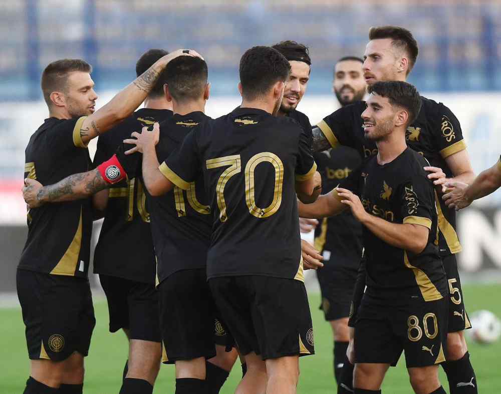 O &Omicron;&Phi;&Eta; έ&kappa;&lambda;&epsilon;&iota;&sigma;&epsilon; (&kappa;&alpha;&iota;) &tau;&omicron;&nu; &sigma;&tau;ό&pi;&epsilon;&rho; &kappa;&alpha;&iota; &psi;ά&chi;&nu;&epsilon;&tau;&alpha;&iota; &gamma;&iota;&alpha; &mu;&iota;&alpha; &alpha;&kappa;ό&mu;&eta; &mu;&epsilon;&gamma;ά&lambda;&eta; &kappa;ί&nu;&eta;&sigma;&eta;