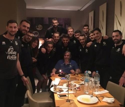 &Tau;&omicron;ύ&rho;&tau;&alpha;-έ&kappa;&pi;&lambda;&eta;&xi;&eta; &sigma;&tau;&omicron;&nu; &pi;&rho;ό&epsilon;&delta;&rho;&omicron;! (VIDEO)