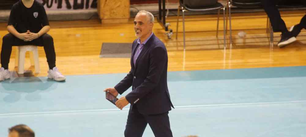 &Gamma;&iota;ά&nu;&nu;&eta;&sigmaf; &Kappa;&alpha;&lambda;&mu;&alpha;&zeta;ί&delta;&eta;&sigmaf;: "&Mu;&alpha;&sigmaf; &epsilon;&nu;&delta;&iota;&alpha;&phi;έ&rho;&epsilon;&iota; &tau;&omicron; &Kappa;ύ&pi;&epsilon;&lambda;&lambda;&omicron;"