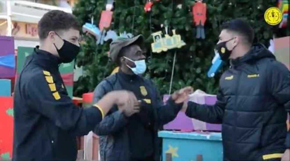 O&iota; ό&mu;&omicron;&rho;&phi;&epsilon;&sigmaf; &epsilon;&upsilon;&chi;έ&sigmaf; &tau;&omega;&nu; &pi;&alpha;&iota;&kappa;&tau;ώ&nu; &tau;&omicron;&upsilon; &Epsilon;&rho;&gamma;&omicron;&tau;έ&lambda;&eta; (VIDEO)