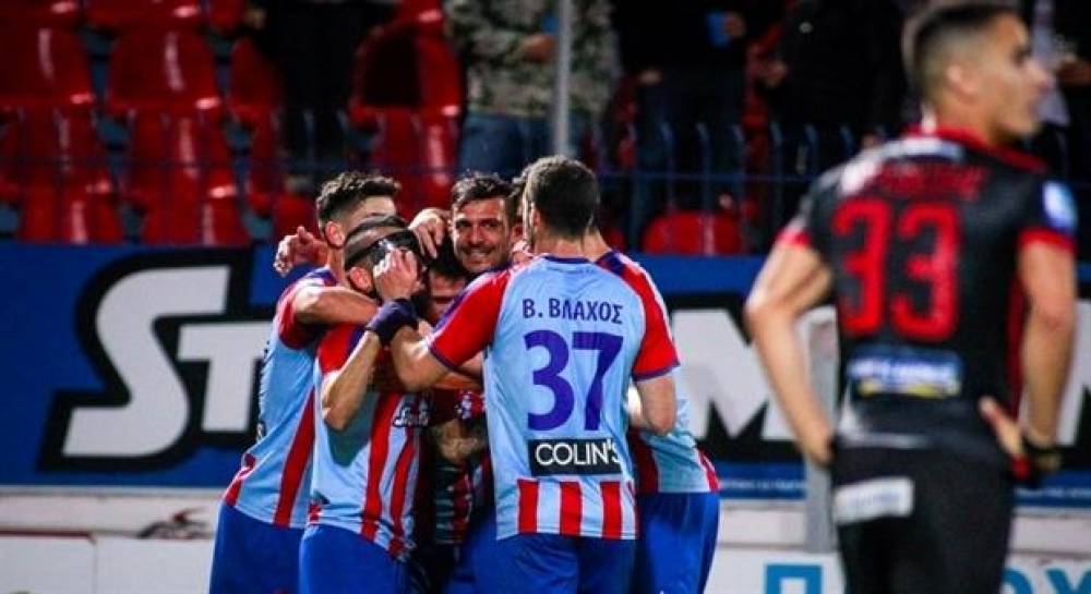 &Tau;&omicron; &pi;ά&lambda;&epsilon;&psi;&epsilon;, &alpha;&lambda;&lambda;ά &eta;&tau;&tau;ή&theta;&eta;&kappa;&epsilon; &sigma;&tau;&eta; &Nu;έ&alpha; &Sigma;&mu;ύ&rho;&nu;&eta; &omicron; &Pi;&lambda;&alpha;&tau;&alpha;&nu;&iota;ά&sigmaf;