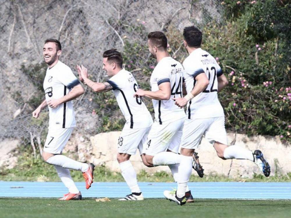 &Omicron; &Nu;&tau;ί&nu;&alpha;&sigmaf;...&alpha;&iota;&sigma;&theta;ά&nu;&epsilon;&tau;&alpha;&iota; &Phi;&rho;&alpha;&nu;&tau;&zeta;έ&sigma;&kappa;&omicron;&sigmaf; &kappa;&alpha;&iota; &Nu;&tau;&epsilon;&gamma;&iota;ά&nu;&omicron;&phi; &sigma;&tau;&eta;&nu; &tau;&omicron;&pi;&omicron;&theta;&epsilon;&sigma;ί&alpha; &Epsilon;&lambda; &Pi;ά&sigma;&omicron;!