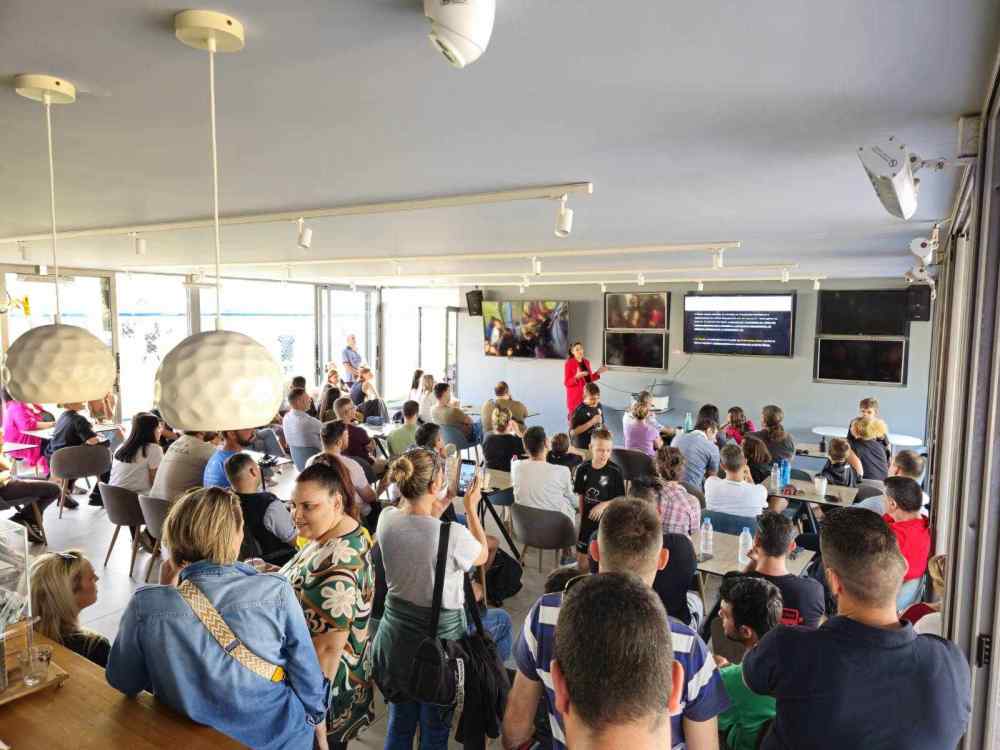 &Epsilon;&pi;&iota;&mu;&omicron;&rho;&phi;&omega;&tau;&iota;&kappa;ό &sigma;&epsilon;&mu;&iota;&nu;ά&rho;&iota;&omicron; &gamma;&iota;&alpha; &tau;&omicron;&upsilon;&sigmaf; &gamma;&omicron;&nu;&epsilon;ί&sigmaf;, &alpha;&pi;&omicron; &tau;&eta;&nu; &alpha;&kappa;&alpha;&delta;&eta;&mu;ί&alpha; &pi;&omicron;&delta;&omicron;&sigma;&phi;&alpha;ί&rho;&omicron;&upsilon; &tau;&omicron;&upsilon; &Epsilon;&rho;&alpha;&sigma;&iota;&tau;έ&chi;&nu;&eta; &Omicron;&Phi;&Eta;