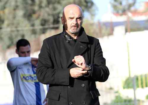 &Pi;&rho;&epsilon;&mu;&iota;έ&rho;&alpha; &sigma;&tau;&eta;&nu; Football league &eta; &Epsilon;&pi;&iota;&sigma;&kappa;&omicron;&pi;ή