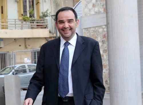 &Omicron; &Mu;&eta;&nu;ά&sigmaf; &Kappa;&alpha;&pi;&epsilon;&tau;&alpha;&nu;ά&kappa;&eta;&sigmaf; &nu;έ&omicron;&sigmaf; &pi;&rho;ό&epsilon;&delta;&rho;&omicron;&sigmaf; &tau;&omicron;&upsilon; &Epsilon;&Alpha;&Kappa;&Eta;