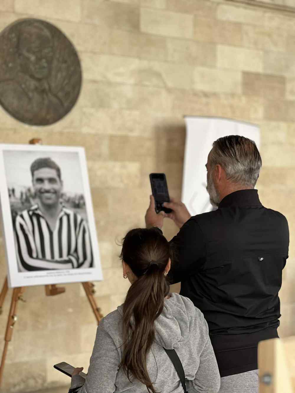 E&kappa;&theta;&epsilon;&sigma;&eta; &pi;&omicron;&upsilon; &xi;&epsilon;&pi;έ&rho;&alpha;&sigma;&epsilon; &tau;&iota;&sigmaf; &pi;&rho;&omicron;&sigma;&delta;&omicron;&kappa;ί&epsilon;&sigmaf; (&Phi;&Omega;&Tau;&Omicron;&Gamma;&Rho;&Alpha;&Phi;&Iota;&Epsilon;&Sigma;+VIDEO)