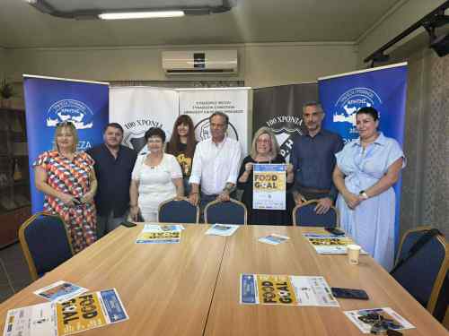 &Omicron; &Epsilon;&rho;&alpha;&sigma;&iota;&tau;έ&chi;&nu;&eta;&sigmaf; &Omicron;&Phi;&Eta; ...&pi;&alpha;&iota;&delta;ί &tau;&omega;&nu; &Kappa;&alpha;&mu;&iota;&nu;ί&omega;&nu; &sigma;&epsilon; &mu;&iota;&alpha; &sigma;&pi;&omicron;&upsilon;&delta;&alpha;ί&alpha; &kappa;&omicron;&iota;&nu;&omega;&nu;&iota;&kappa;ή &delta;&rho;ά&sigma;&eta; &sigma;&tau;&eta; &gamma;&epsilon;&iota;&tau;&omicron;&nu;&iota;ά &tau;&omicron;&upsilon;