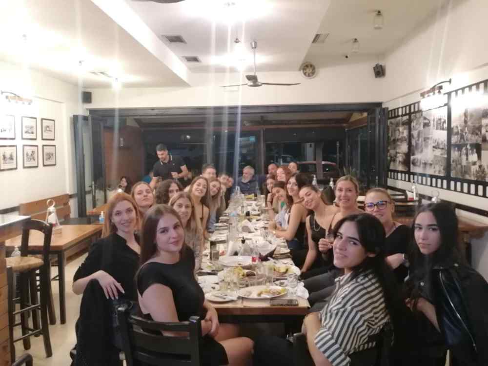 &Delta;&epsilon;ί&pi;&nu;&omicron; &Delta;&alpha;&nu;&delta;ά&lambda;&eta; &sigma;&tau;&alpha; &kappa;&omicron;&rho;ί&tau;&sigma;&iota;&alpha; &tau;&omicron;&upsilon; &Omicron;&Phi;&Eta;, &pi;&alpha;&rho;&alpha;&mu;&omicron;&nu;έ&sigmaf; &tau;&eta;&sigmaf; &pi;&rho;&epsilon;&mu;&iota;έ&rho;&alpha;&sigmaf; &sigma;&tau;&eta;&nu; &Alpha;2
