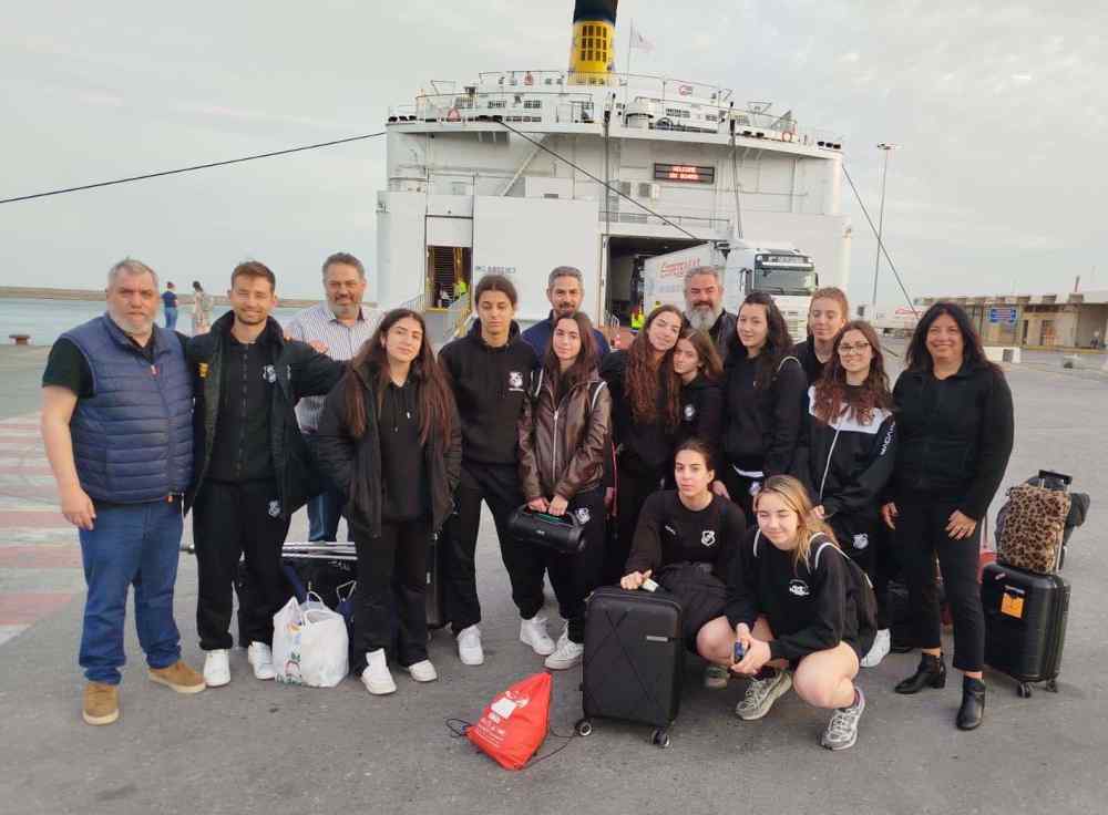 &Omicron; &Gamma;&iota;ά&nu;&nu;&eta;&sigmaf; &Delta;&alpha;&nu;&delta;ά&lambda;&eta;&sigmaf; &upsilon;&pi;&omicron;&delta;έ&chi;&theta;&eta;&kappa;&epsilon; &sigma;&tau;&omicron; &lambda;&iota;&mu;ά&nu;&iota; &tau;&alpha; &tau;&rho;&omicron;&mu;&epsilon;&rho;ά &kappa;&omicron;&rho;ί&tau;&sigma;&iota;&alpha; &tau;&omicron;&upsilon; &Omicron;&Phi;&Eta;: "&Mu;&alpha;&sigmaf; &kappa;ά&nu;&alpha;&tau;&epsilon; &pi;&epsilon;&rho;ή&phi;&alpha;&nu;&omicron;&upsilon;&sigmaf;"