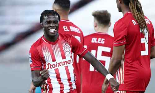 &Omicron; &Omicron;&lambda;&upsilon;&mu;&pi;&iota;&alpha;&kappa;ό&sigmaf; 2-0 &tau;&eta;&nu; &Alpha;&Epsilon;&Kappa;: &Eta; &epsilon;&iota;&kappa;ό&nu;&alpha; &tau;&omega;&nu; &pi;&lambda;έ&iota; &omicron;&phi; (VIDEOS)