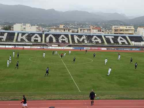 Football League: &Eta;&tau;&tau;ή&theta;&eta;&kappa;&epsilon; &sigma;&tau;&eta;&nu; &Kappa;&alpha;&lambda;&alpha;&mu;ά&tau;&alpha; &eta; &Epsilon;&pi;&iota;&sigma;&kappa;&omicron;&pi;ή &Rho;&epsilon;&theta;ύ&mu;&nu;&omicron;&upsilon;