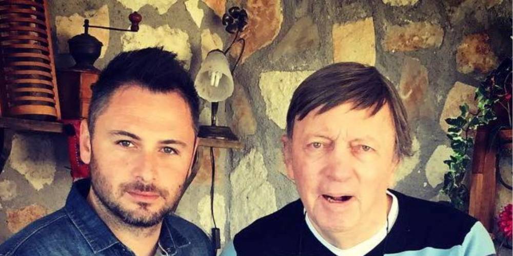 &Omicron; &Mu;ά&nu;&omicron;&sigmaf;, &omicron; &Gamma;&kappa;έ&rho;&alpha;&rho;&nu;&tau; &kappa;&alpha;&iota; &omicron;&iota; &upsilon;&pi;&omicron;&delta;&omicron;&mu;έ&sigmaf; &tau;&omicron;&upsilon; &Omicron;&Phi;&Eta;