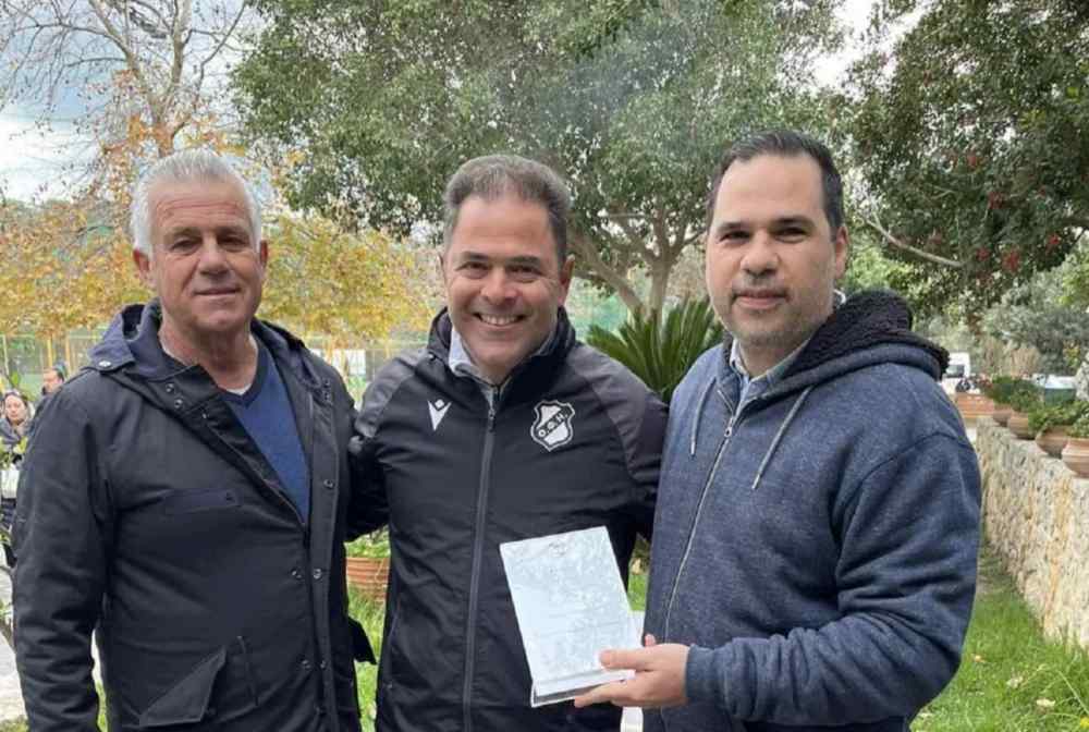 &Tau;ί&mu;&eta;&sigma;&alpha;&nu; &tau;&eta; &mu;&nu;ή&mu;&eta; &tau;&omicron;&upsilon; &theta;&rho;ύ&lambda;&omicron;&upsilon; &tau;&omicron;&upsilon; &Omicron;&Phi;&Eta;