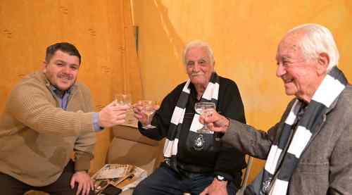 "&Epsilon;&kappa;&epsilon;ί&nu;&omicron;&iota; &pi;&omicron;&upsilon; ί&delta;&rho;&upsilon;&sigma;&alpha;&nu; &tau;&omicron;&nu; &Omicron;&Phi;&Eta;"- Έ&nu;&alpha; &iota;&sigma;&tau;&omicron;&rho;&iota;&kappa;ό &nu;&tau;&omicron;&kappa;&omicron;&upsilon;&mu;έ&nu;&tau;&omicron; &gamma;&iota;&alpha; &tau;&alpha; 100 &chi;&rho;ό&nu;&iota;&alpha;