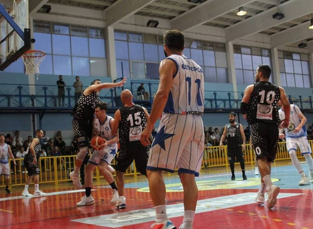 &Mu;&iota;&alpha; ή&tau;&tau;&alpha; &kappa;&alpha;&iota; &mu;&iota;&alpha; ...έ&nu;&sigma;&tau;&alpha;&sigma;&eta; &omicron; &Omicron;&Phi;&Eta;