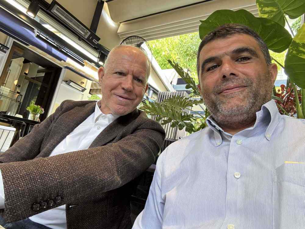 &Epsilon;&nu;&alpha; &kappa;&alpha;&phi;&epsilon;&delta;ά&kappa;&iota; &mu;&epsilon; &tau;&omicron;&nu; "&Alpha;&nu;ά&sigma;&tau;&omicron;" &sigma;&tau;&omicron; &Kappa;&omicron;&lambda;&omega;&nu;ά&kappa;&iota;