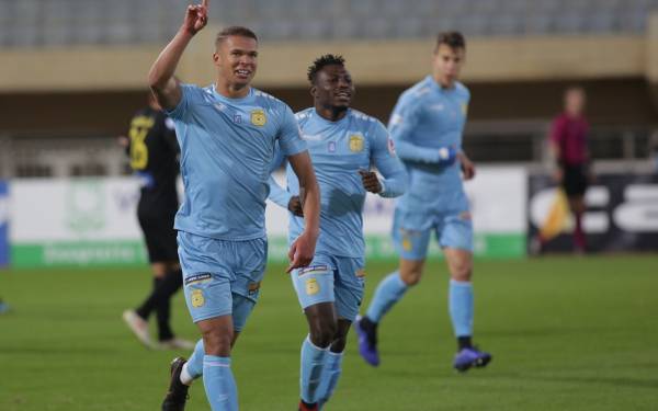 Football league: &Pi;&lambda;ή&gamma;&mu;&alpha; &mu;&epsilon; &Epsilon;&phi;&omicron;&rho;&tau; &sigma;&tau;&omicron;&nu; &Epsilon;&rho;&gamma;&omicron;&tau;έ&lambda;&eta;, &mu;&epsilon;&gamma;ά&lambda;&omicron; &pi;&alpha;&iota;&chi;&nu;ί&delta;&iota; &mu;&epsilon; &Eta;&rho;&alpha;&kappa;&lambda;ή &omicron; &Eta;&rho;ό&delta;&omicron;&tau;&omicron;&sigmaf;