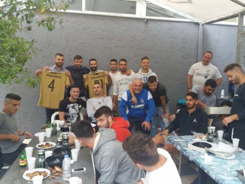 &Tau;&omicron;...&gamma;&lambda;έ&nu;&tau;&eta;&sigma;&alpha;&nu; &mu;&epsilon; &kappa;&omicron;&nu;&tau;&upsilon;&lambda;&iota;έ&sigmaf;!