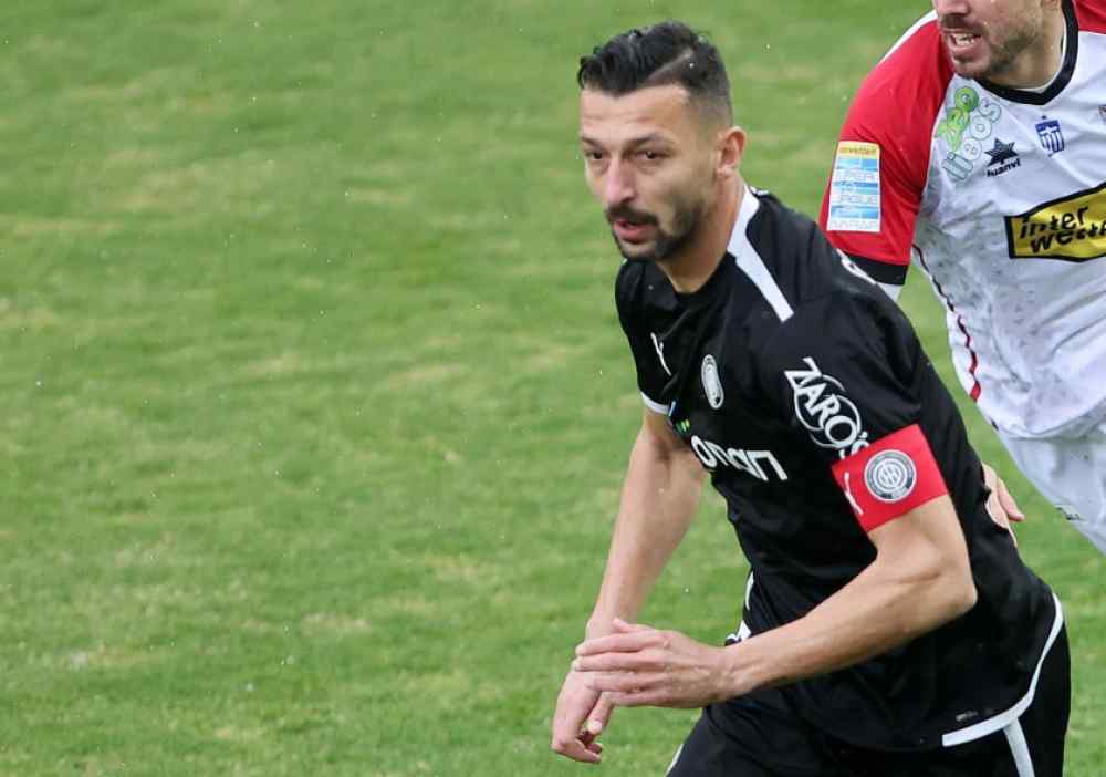 &Beta;&alpha;&sigma;&iota;&kappa;ό&sigmaf; &omicron; &Gamma;&iota;&alpha;&nu;&nu;&omicron;ύ&lambda;&eta;&sigmaf; &sigma;&tau;&omicron; &tau;&epsilon;&lambda;&epsilon;&upsilon;&tau;&alpha;ί&omicron; &pi;&alpha;&iota;&chi;&nu;ί&delta;&iota; &tau;&eta;&sigmaf; &kappa;&alpha;&rho;&iota;έ&rho;&alpha;&sigmaf; &tau;&omicron;&upsilon;